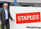 Überzeugt vom Chancenpotenzial für den Handel: DistriSmart-Geschäftsführer Detlef Henzel beim Logistik-Kooperationspartner Staples.